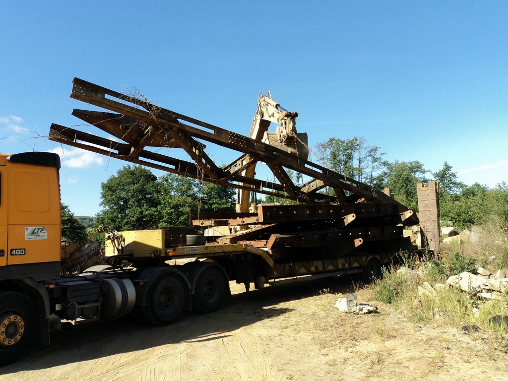 20110601 WHALE:BALEINE MOVES FROM BRÉCEY TO VIRE Bill Twohigg 115.jpg